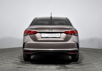 Подержанный автомобиль Hyundai Solaris Sedan 2020 года (6 фото)