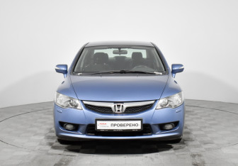 Подержанный автомобиль Honda Civic Sedan 2009 года (2 фото)