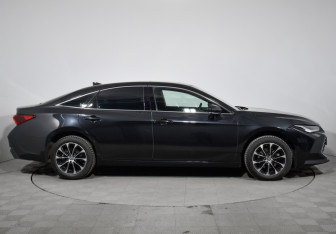 Подержанный автомобиль Toyota Avalon 2022 года (4 фото)