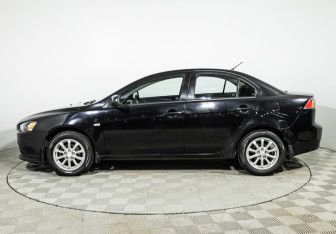Подержанный автомобиль Mitsubishi Lancer Sedan 2012 года (8 фото)