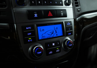 Подержанный автомобиль Hyundai Santa Fe 2012 года (15 фото)