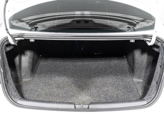 Подержанный автомобиль Volkswagen Jetta Sedan 2017 года (15 фото)