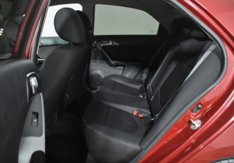 Подержанный автомобиль Kia Cerato Sedan 2010 года (11 фото)