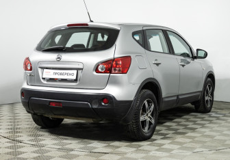 Подержанный автомобиль Nissan Qashqai 2009 года (5 фото)