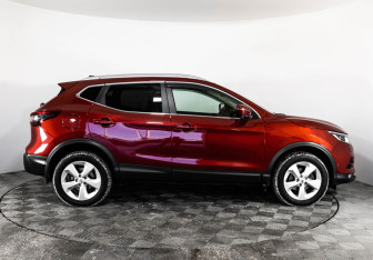 Подержанный автомобиль Toyota RAV4 2019 года (4 фото)