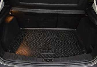 Подержанный автомобиль Ford Focus Hatchback 2018 года (16 фото)