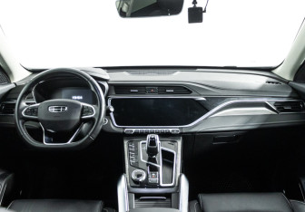 Подержанный автомобиль Geely Atlas Pro 2023 года (13 фото)