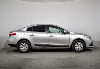 Подержанный автомобиль Renault Fluence 2014 года (4 фото)