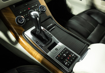 Подержанный автомобиль Land Rover Range Rover Sport 2013 года (19 фото)