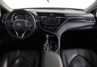 Подержанный автомобиль Toyota Camry Sedan 2019 года (9 фото)