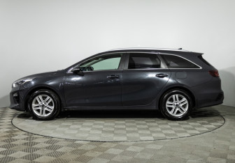 Подержанный автомобиль Kia Ceed Wagon 2019 года (8 фото)