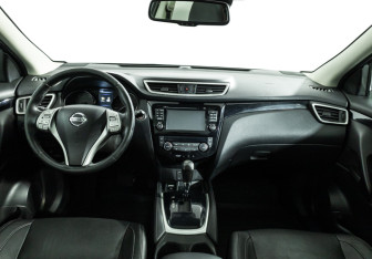 Подержанный автомобиль Nissan Qashqai 2014 года (13 фото)
