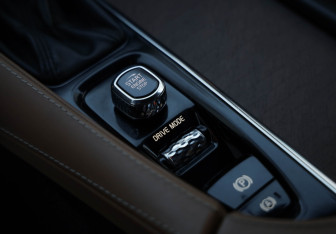 Подержанный автомобиль Volvo XC90 2017 года (20 фото)