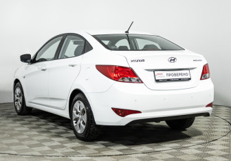Подержанный автомобиль Hyundai Solaris Sedan 2015 года (7 фото)