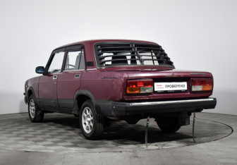 Подержанный автомобиль LADA (ВАЗ) 2107 2004 года (7 фото)
