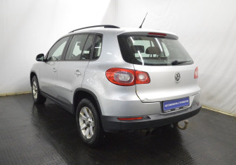 Подержанный автомобиль Volkswagen Tiguan 2011 года (7 фото)