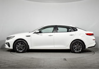 Подержанный автомобиль Kia Optima Sedan 2019 года (8 фото)