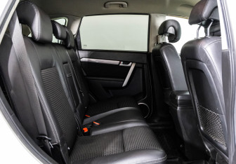 Подержанный автомобиль Chevrolet Captiva 2012 года (15 фото)