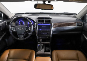 Подержанный автомобиль Toyota Camry Sedan 2017 года (9 фото)