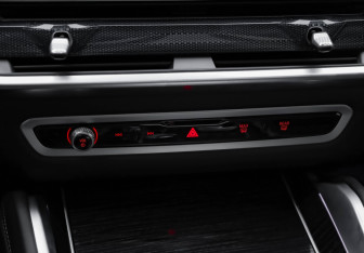 Подержанный автомобиль BMW X6 2024 года (19 фото)