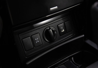 Подержанный автомобиль Toyota Land Cruiser Prado 2015 года (15 фото)