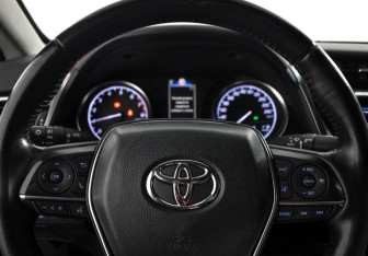 Подержанный автомобиль Toyota Camry Sedan 2021 года (17 фото)