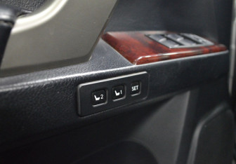 Подержанный автомобиль Lexus GX 2011 года (16 фото)