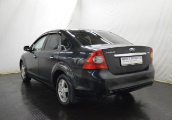 Подержанный автомобиль Ford Focus Sedan 2008 года (7 фото)
