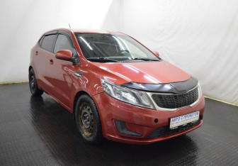 Подержанный автомобиль Kia Rio Hatchback 2014 года (3 фото)