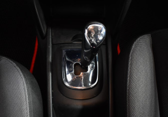 Подержанный автомобиль Peugeot 207 Hatchback 2008 года (17 фото)