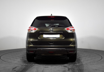 Подержанный автомобиль Nissan X-Trail 2018 года (6 фото)