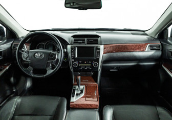 Подержанный автомобиль Toyota Camry Sedan 2012 года (13 фото)