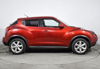 Подержанный автомобиль Nissan Juke 2011 года (4 фото)