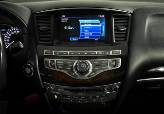 Подержанный автомобиль Infiniti QX60 2014 года (20 фото)