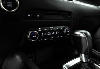 Подержанный автомобиль Mazda CX-5 2017 года (16 фото)