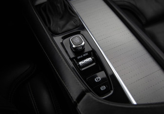 Подержанный автомобиль Volvo XC90 2019 года (15 фото)