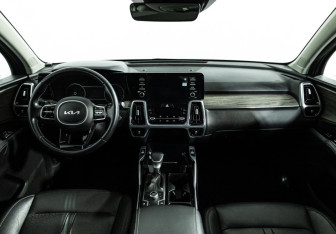 Подержанный автомобиль Kia Sorento 2023 года (13 фото)