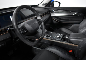 Подержанный автомобиль Exeed LX 2023 года (9 фото)