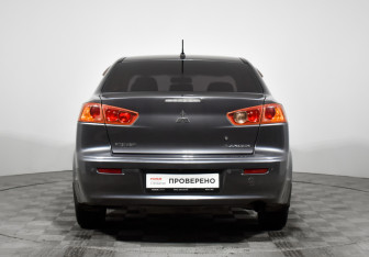 Подержанный автомобиль Mitsubishi Lancer Sedan 2008 года (6 фото)