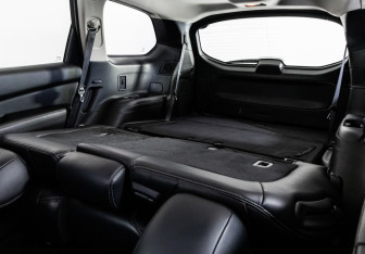 Подержанный автомобиль Nissan Pathfinder 2015 года (27 фото)