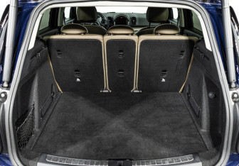 Подержанный автомобиль MINI Countryman 2017 года (19 фото)