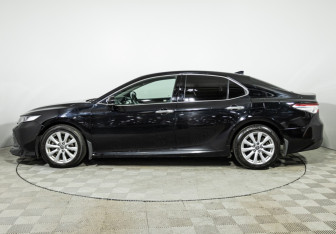 Подержанный автомобиль Toyota Camry Sedan 2019 года (8 фото)