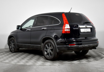 Подержанный автомобиль Honda CR-V 2011 года (7 фото)