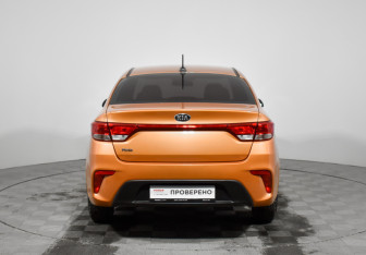 Подержанный автомобиль Kia Rio Sedan 2017 года (6 фото)