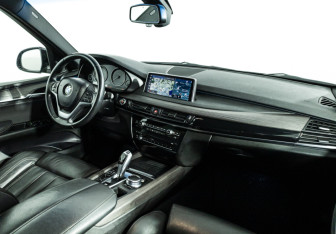 Подержанный автомобиль BMW X5 2017 года (9 фото)