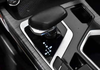 Подержанный автомобиль Geely Tugella 2022 года (11 фото)