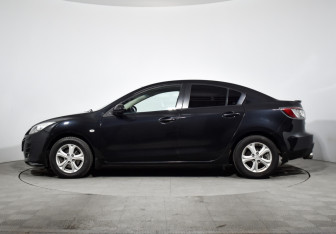 Подержанный автомобиль Mazda 3 Sedan 2011 года (8 фото)