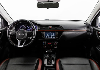 Подержанный автомобиль Kia Rio Hatchback 2020 года (10 фото)