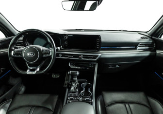 Подержанный автомобиль Kia K5 2020 года (13 фото)