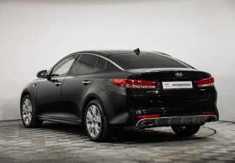 Подержанный автомобиль Kia Optima Sedan 2018 года (7 фото)